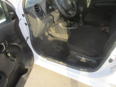 Used 2013 Nissan Versa S FWD image 9