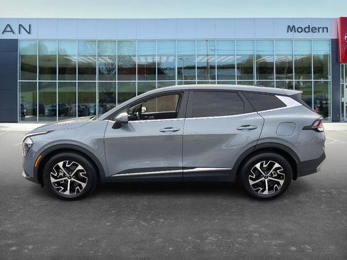 Used 2023 Kia Sportage EX image 7