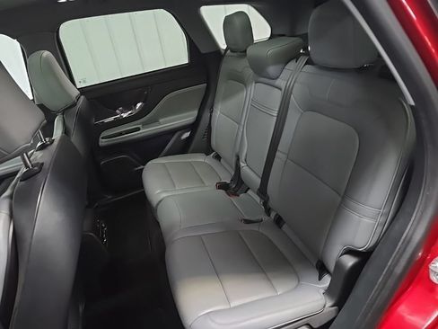 Used 2021 Lincoln Corsair AWD w/ Premium Package image 38