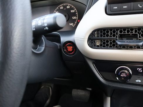 Certified 2024 Honda HR-V LX image 24