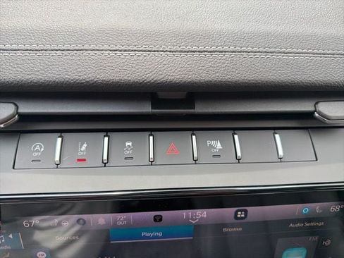New 2026 Jeep Grand Cherokee L Limited w/ Luxury Tech Group II AWD/4WD image 17
