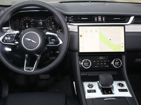 New 2026 Jaguar F-PACE R-Dynamic S image 4