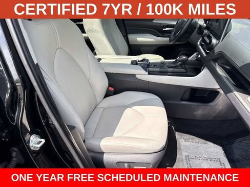 Used 2025 Toyota Grand Highlander FWD image 8