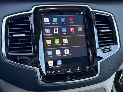 Used 2023 Volvo XC90 B6 Plus w/ Protection Package Premier image 23