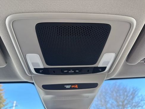 Certified 2023 Honda HR-V LX image 35