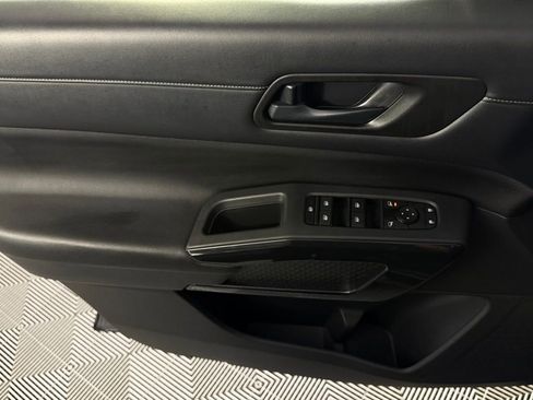 Used 2024 Nissan Pathfinder SV w/ Black Appearance Package image 25