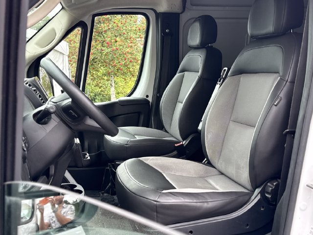 Used 2025 RAM ProMaster 2500 w/ Convenience Group FWD image 16