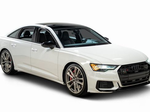 Used 2021 Audi S6 Prestige w/ Prestige Package image 3