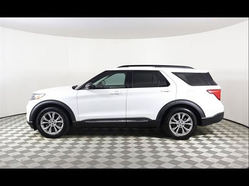 Used 2020 Ford Explorer XLT w/ Equipment Group 202A RWD image 3