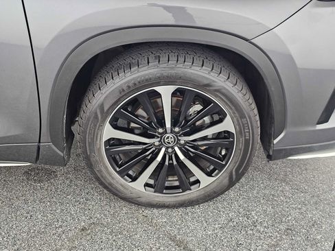 Used 2021 Toyota Highlander XSE FWD image 9