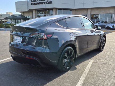 Used 2024 Tesla Model Y Long Range RWD image 5