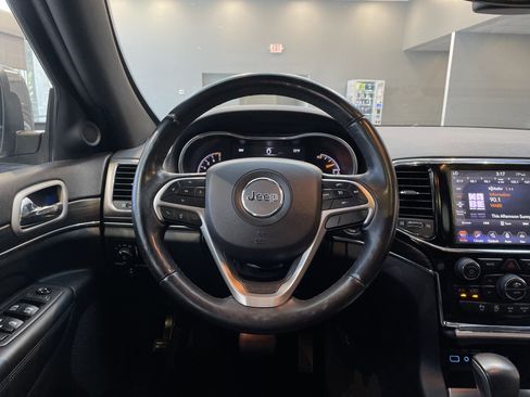 Used 2020 Jeep Grand Cherokee Limited AWD/4WD image 19