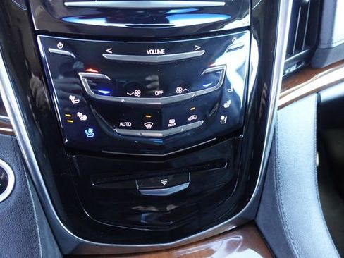 Used 2018 Cadillac Escalade Luxury image 20