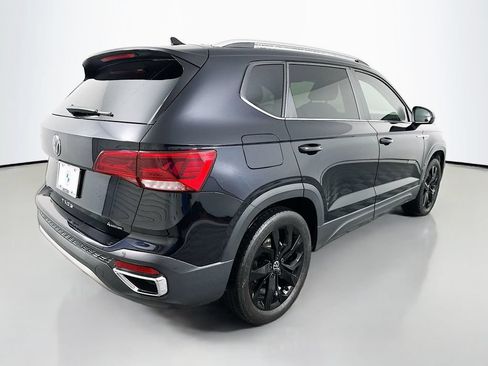 Used 2022 Volkswagen Taos SE FWD image 5