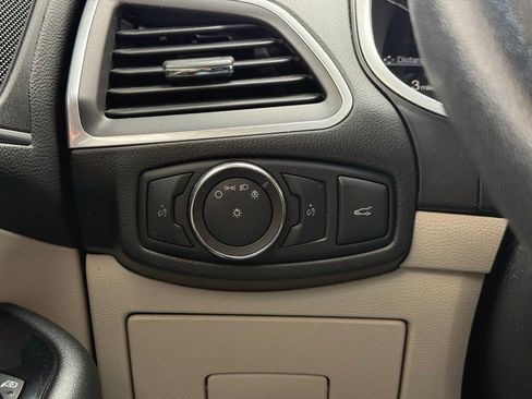 Used 2016 Ford Edge Titanium w/ Technology Package image 21