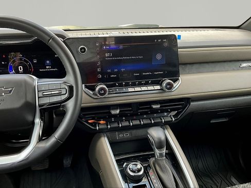 Used 2024 Chevrolet Colorado ZR2 w/ Technology Package image 10