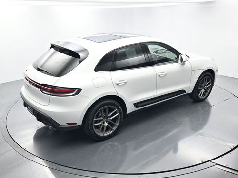 Certified 2025 Porsche Macan AWD/4WD image 41
