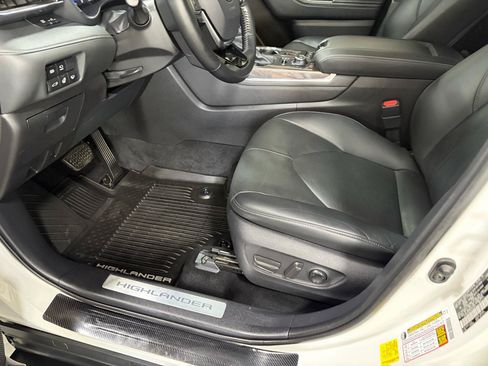 Used 2021 Toyota Highlander Limited AWD/4WD image 33