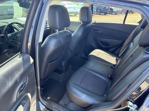 Used 2016 Chevrolet Trax LT w/ LT Convenience Package FWD image 9