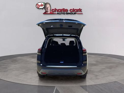 Used 2023 Nissan Rogue SV FWD image 5