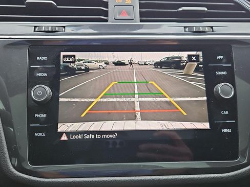 Used 2022 Volkswagen Tiguan SE R-Line AWD/4WD image 23