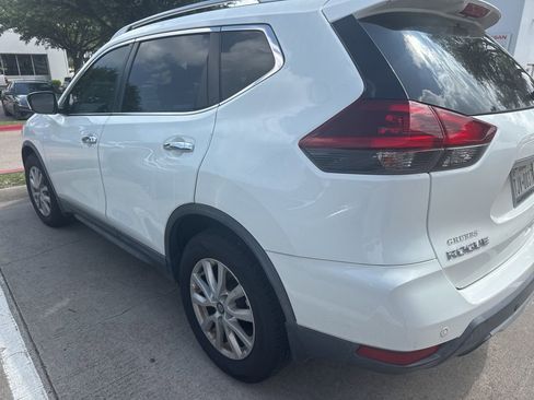 Used 2020 Nissan Rogue SV FWD image 4