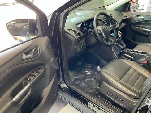Used 2015 Ford Escape Titanium FWD image 9