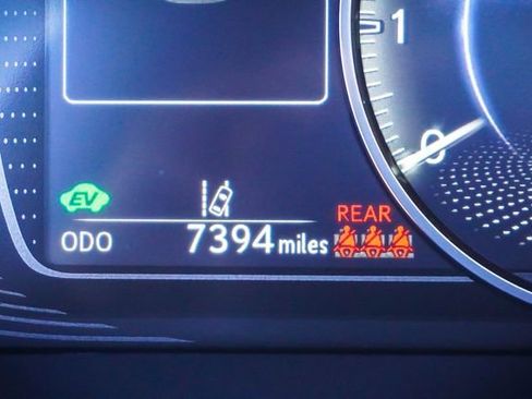 Used 2025 Lexus ES 300h w/ Premium Package image 8