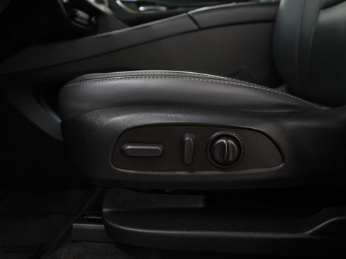 Used 2023 Buick Enclave Essence FWD image 23