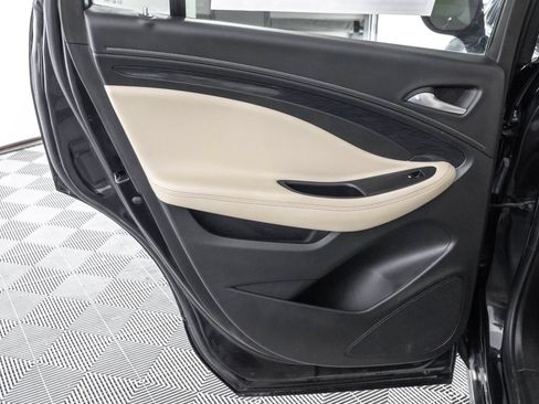 Used 2018 Buick Envision Preferred AWD/4WD image 37
