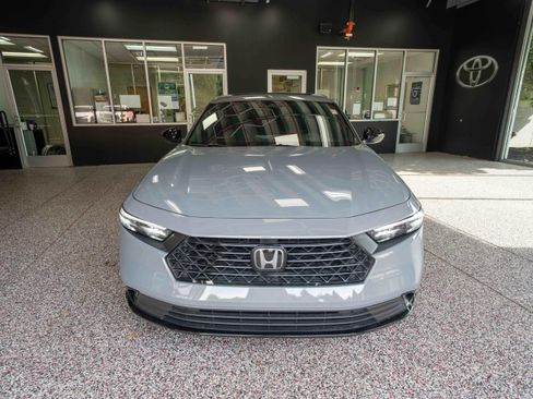 Used 2025 Honda Accord Sport image 6