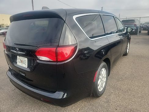 Used 2024 Chrysler Voyager LX FWD image 13
