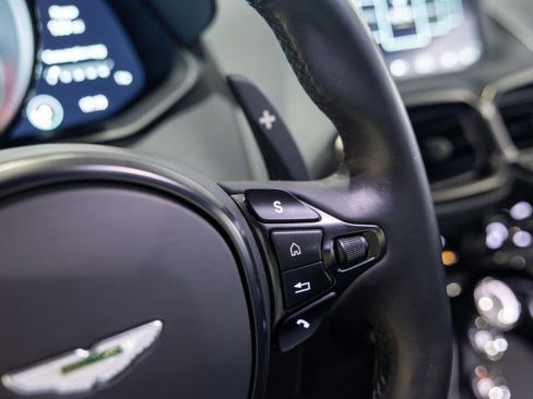 Used 2023 Aston Martin V8 Vantage Coupe image 44
