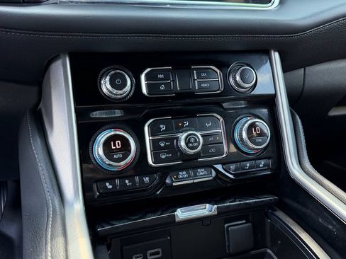 Used 2022 GMC Yukon Denali AWD/4WD image 22