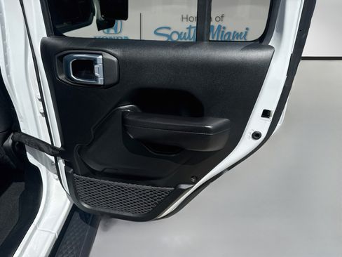 Used 2021 Jeep Gladiator Mojave AWD/4WD image 30