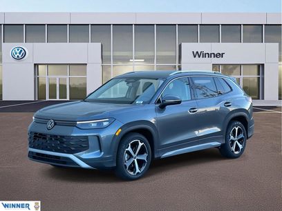 New 2025 Volkswagen Tiguan SE