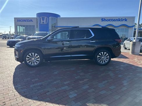 Used 2023 Chevrolet Traverse Premier image 13