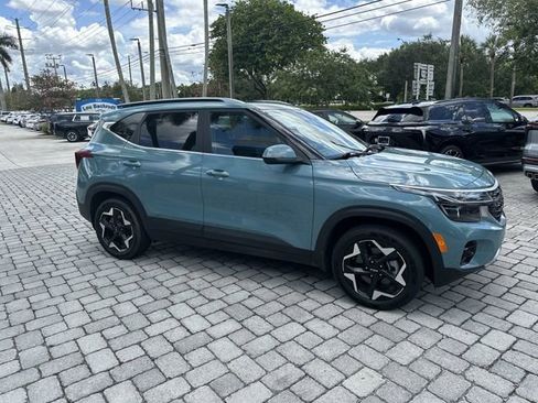 Used 2024 Kia Seltos EX AWD/4WD image 15