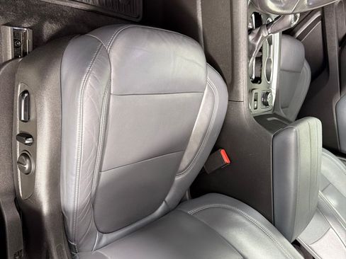 Used 2018 Chevrolet Traverse LT FWD image 11