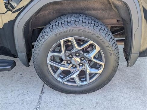 Used 2022 GMC Sierra 1500 SLT w/ X31 Off-Road Package image 18