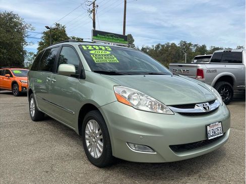 Used 2010 Toyota Sienna XLE Limited w/ XLE Limited Pkg 2 AWD/4WD image 1