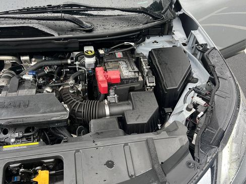 Used 2024 Nissan Rogue S AWD/4WD image 19