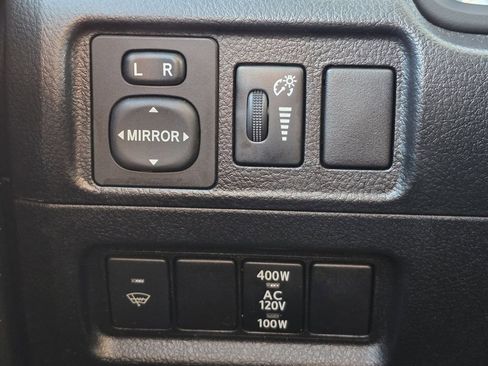 Used 2018 Toyota 4Runner SR5 AWD/4WD image 16