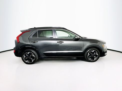 Used 2023 Kia Niro Wind w/ Wind Preserve Package FWD image 10