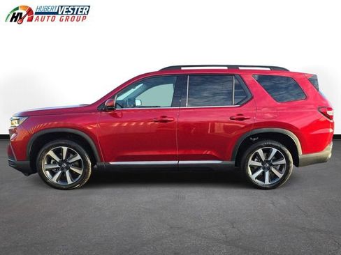 New 2025 Honda Pilot Touring image 1