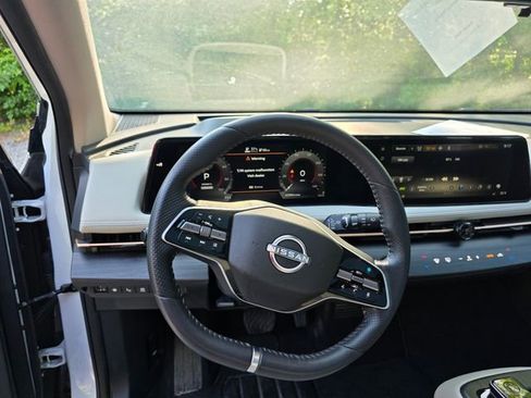 Used 2023 Nissan Ariya FWD image 14