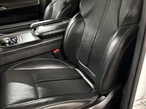 Used 2024 Jeep Wagoneer Series II w/ Flexible Seating Group image 4