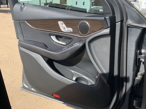 Used 2018 Mercedes-Benz GLC 300 4MATIC image 20