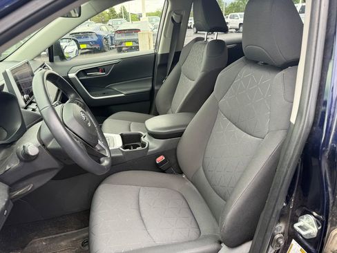 Used 2023 Toyota RAV4 XLE w/ Convenience Package AWD/4WD image 4