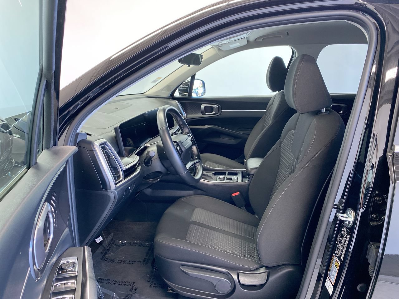 Certified 2026 Kia Sorento LX FWD image 16